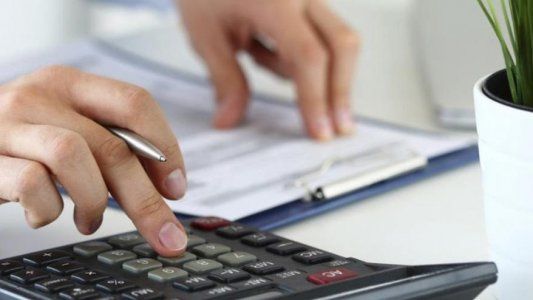 Créditos UVA: el Gobierno se reunirá este martes con los bancos para definir el aumento de las cuotas