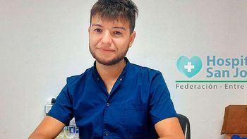 Joven de 26 años pasó de juntar latas para ayudar a su familia a convertirse en médico