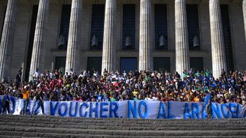 La UBA tendría que cerrar sus puertas: la advertencia del Consejo Superior sobre los vouchers de Milei (Foto: @UBAonline) La UBA tendría que cerrar sus puertas: la advertencia del Consejo Superior sobre los vouchers de Milei (Foto: @UBAonline)