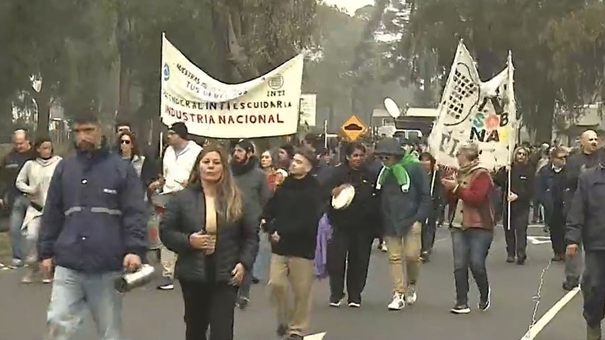 Protesta y tensión: empleados del INTI cortan la General Paz