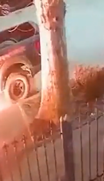 Prendieron fuego una camioneta en plena calle y el nombre del dueño sorprendió a todos