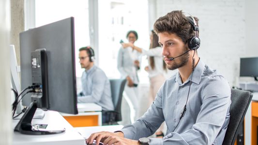 El Centro de Ayuda PyME brindó asistencia a más de 8.600 empresas en 5 meses