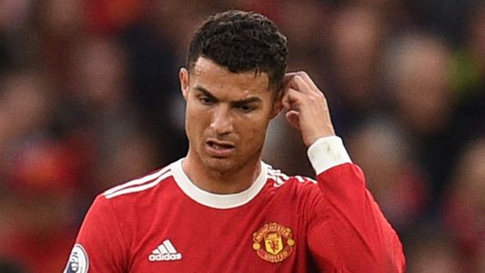 La insólita patada de Cristiano Ronaldo a un rival mientras estaba tirado en el piso