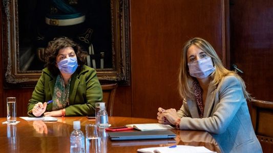 Gira clave de Carla Vizzotti: quiere que Argentina produzca y envase la vacuna AstraZeneca