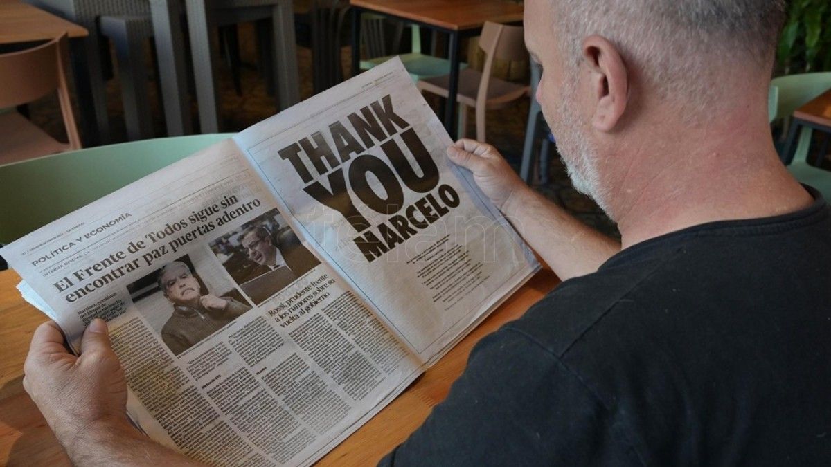 La particular solicitada dirigida a Marcelo Bielsa. (Foto: Télam)