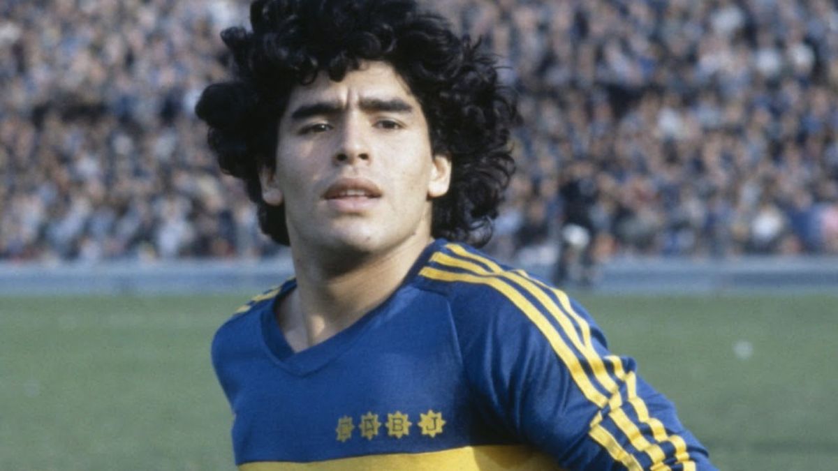 Diego Maradona y tres libros que cuentan la sobrevida del mito