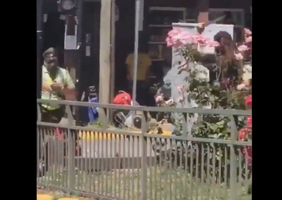 El video que registró el momento en que un carabinero mata a un malabarista callejero en Chile
