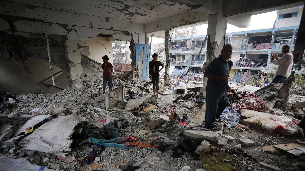 Reducida a escombros. Así quedó la escuela atacada por Israel en la zona media de la franja de Gaza. (Foto: Gentileza El País)