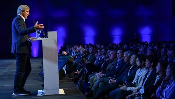 caputo se refirio a la adquisicion de reservas y confirmo que negocia con bancos internacionales un prestamo caputo se refirio a la adquisicion de reservas y confirmo que negocia con bancos internacionales un prestamo