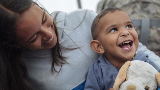 ÚLTIMO MOMENTO: el Gobierno anunció un NUEVO AUMENTO para la AUH y TARJETA ALIMENTAR