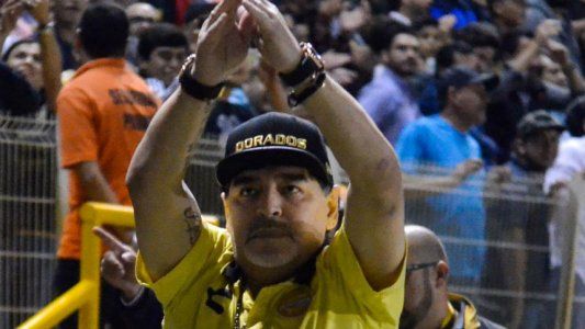 Maradona no podrá dirigir la final por su primer título como DT