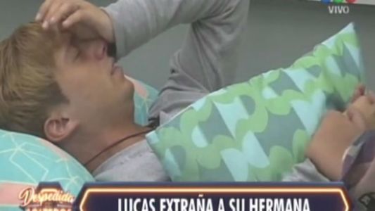 Lucas de Despedida de solteros se quebró por extrañar a su hermana