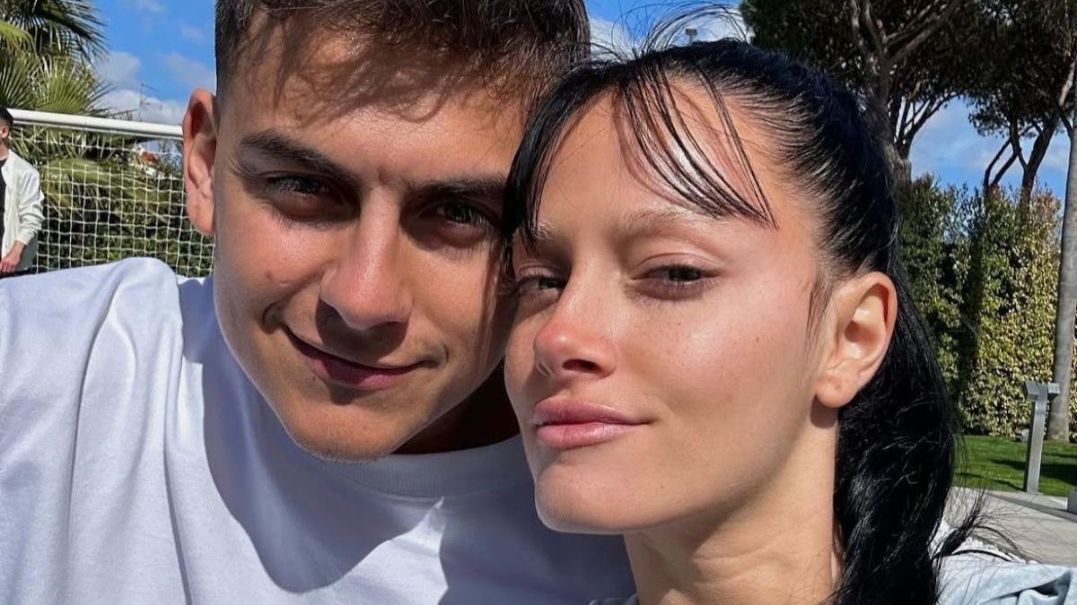 Oriana Sabatini compartió una foto de Paulo Dybala en la clínica tras su importante operación: Guerrero