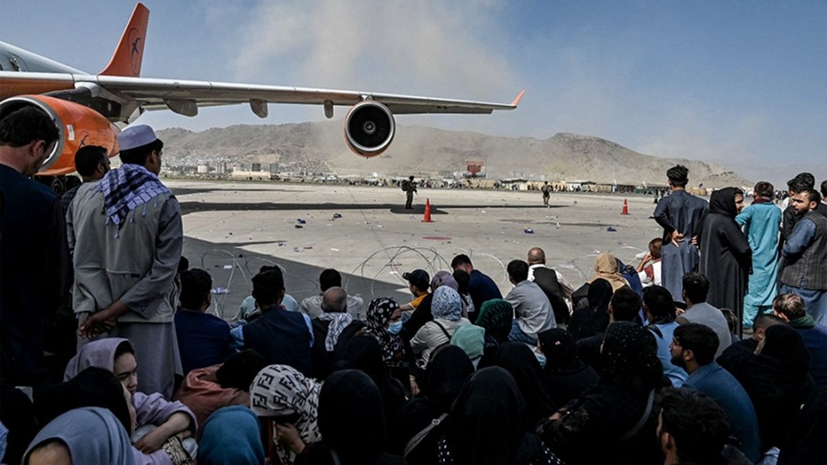 Las personas con documentos legales podrán viajar
