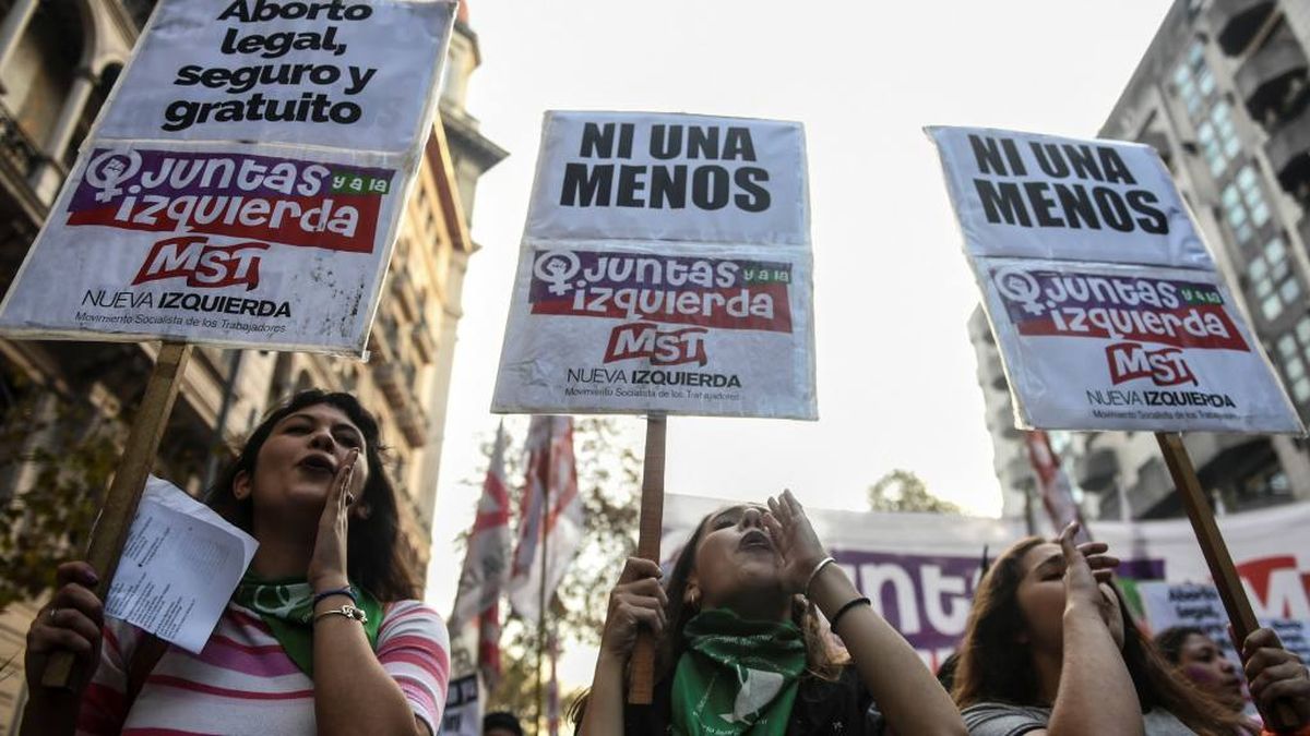 Ni una menos: miles de mujeres se reunieron frente al Congreso para ...