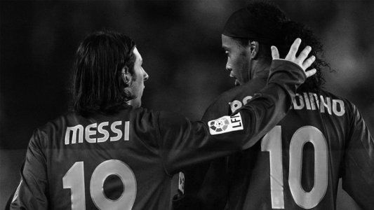 El mensaje de Messi a Ronaldinho tras la muerte de la madre del brasileño: No tengo palabras, no puedo creerlo