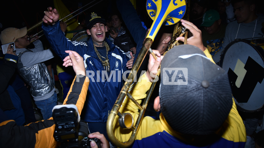 La mega fiesta de cumpleaños de L-Gante con toro mecánico incluido: todas las fotos