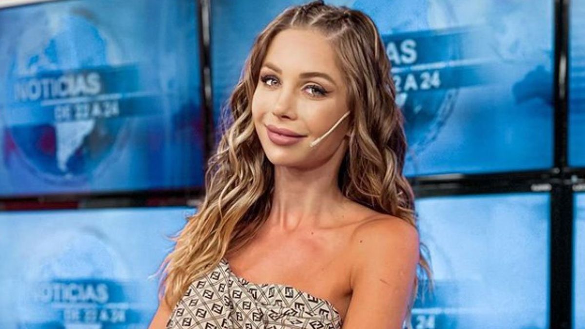 Vecinita hot: mirá cómo toma sol Romina Malaspina en el balcón