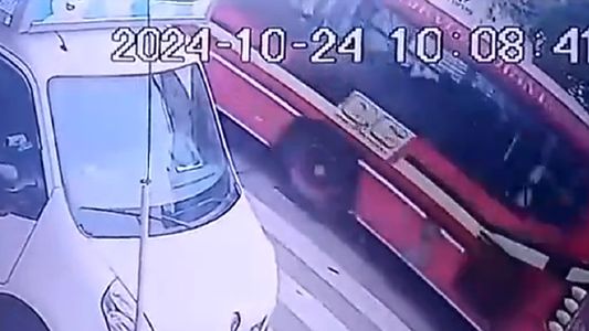 Un colectivo de la línea 103 atropelló y mató a una jubilada de 78 años que cruzaba la calle