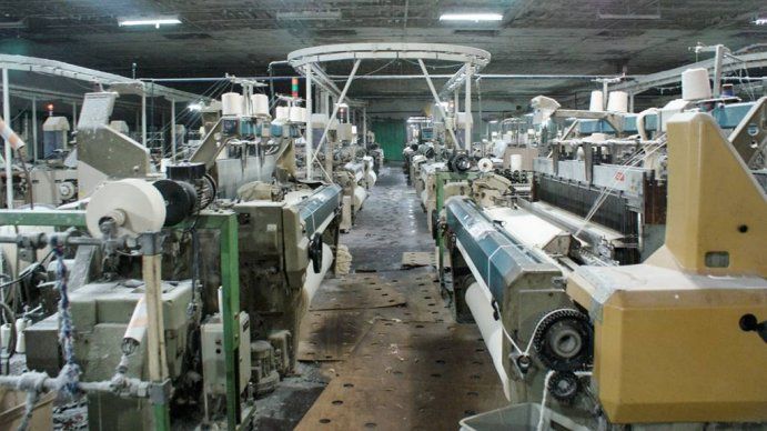 En un año, la industria cayó un 4,5% y la construcción un 5,2%