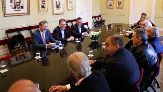 CGT caliente: entre el paro, los acuerdos y el quiebre definitivo en un encuentro “picante”