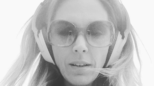 Viviana Canosa, música y selfie hot a puro escote