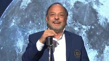 El periodista volvió a referirse al festejo por el Día de la Democracia el viernes pasado y fulminó al Gobierno.
