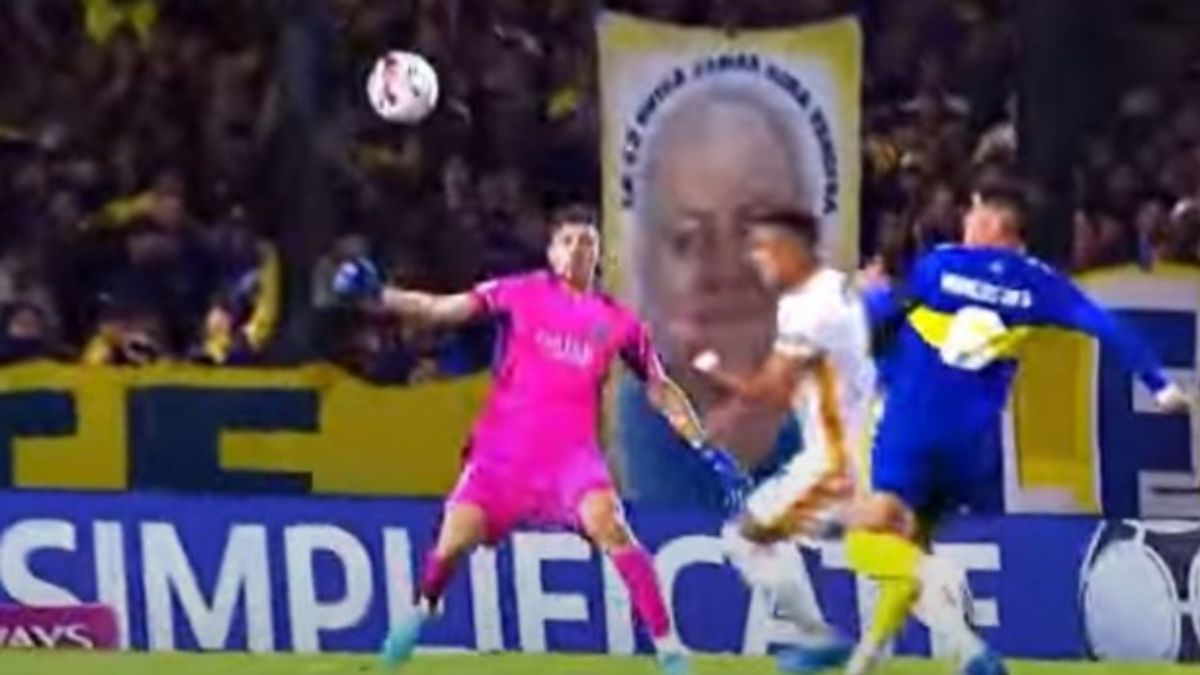Rossi tuvo un grosero error anoche en Boca-Arsenal.
