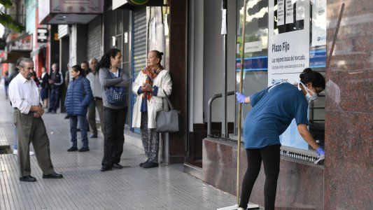Los bancos vuelven a atender sin turno, ¿cuál será el horario de atención?
