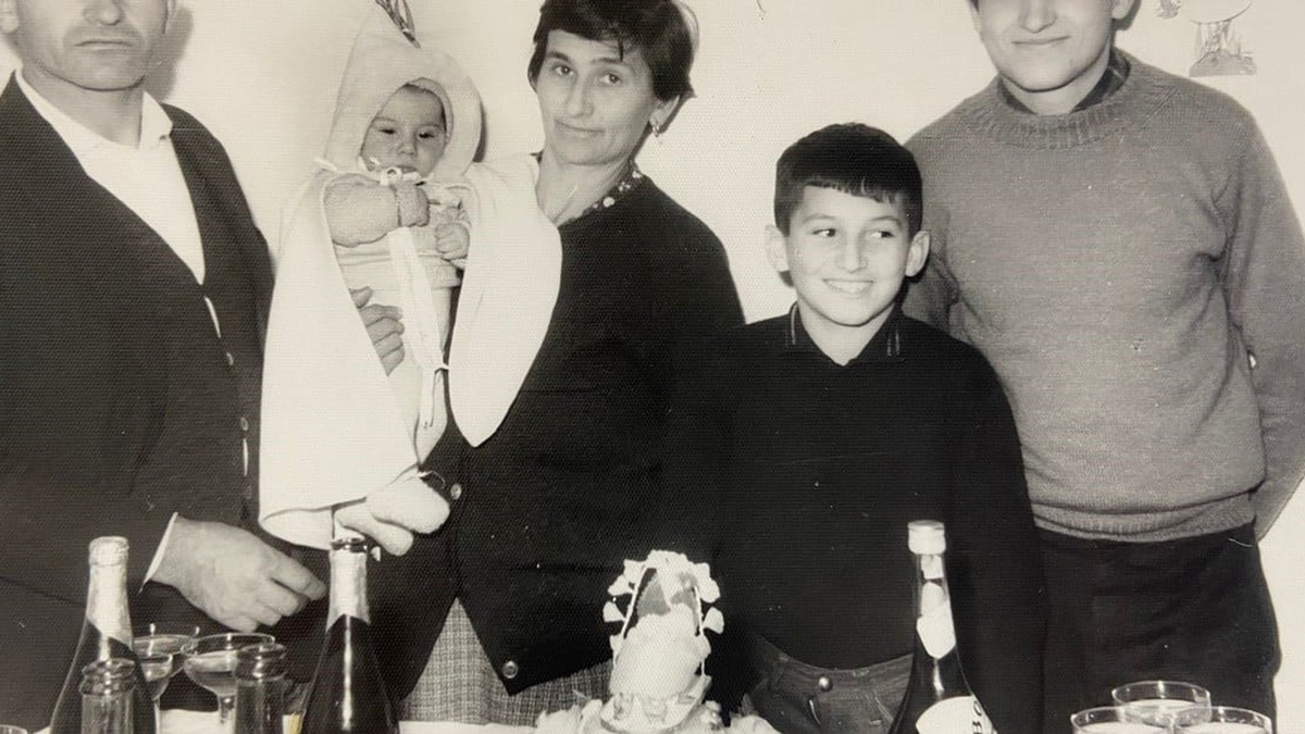 Ella cumpli&oacute; 100 a&ntilde;os pero &eacute;l ya tiene 101: 70 kilos de asado, limoncello y tiramis&uacute;