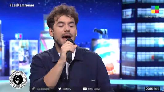 Fernando Dente se animó a cantar un repertorio popular en Los Mammones