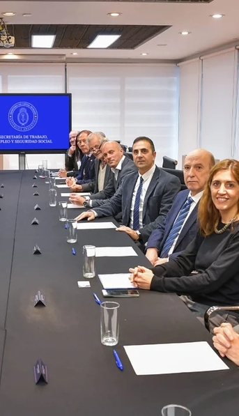 La Secretaría de Trabajo oficializó la mesa tripartita entre el sindicalismo, los empresarios y el Poder Ejecutivo