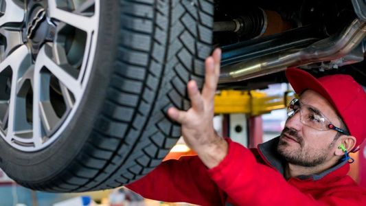 Neumáticos: maratónicas negociaciones entre gremio y empresas con chances de acuerdo