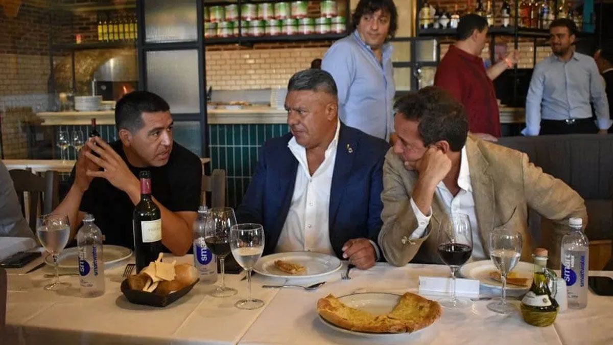 La importante reunión de Riquelme, Tapia y Villarroel en la previa del Superclásico