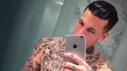 Alexander Caniggia foto sexy en el baño y mensaje canchero