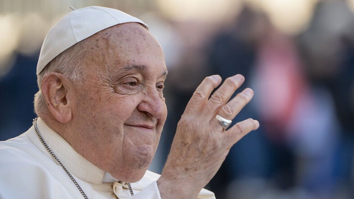 El nuevo parte médico del papa Francisco marca una buena noticia sobre su estado de salud. (Foto: Gentileza Huffpost)