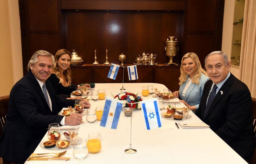 Al terminar su visita en Israel, Alberto habló de la deuda, de inmigrantes y de aumentos a jubilados