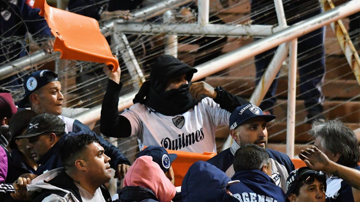 Incidentes en Boca - Quilmes.