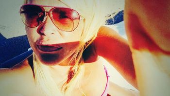 Nazarena Vélez se fue de vacaciones y disfrutó unos días de relax junto a su hermana Daniela.