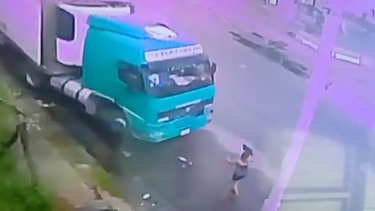 La Matanza: discutió con su pareja, la golpeó en plena calle, la atropelló con un camión y la mató