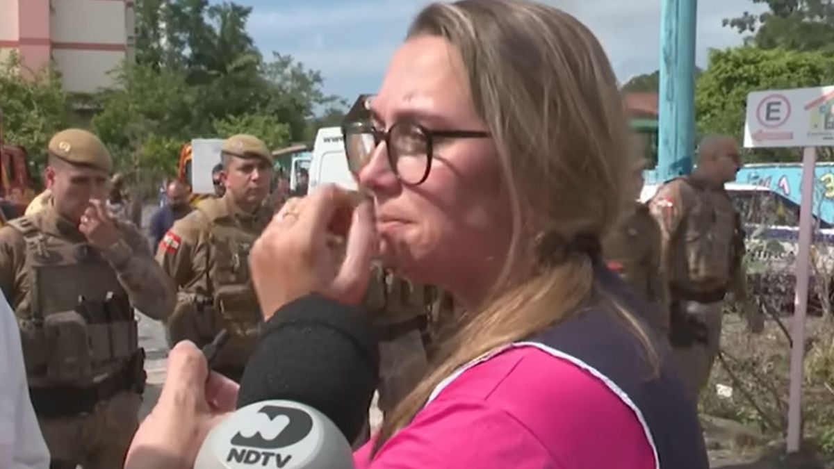 Simone, la maestra hero&iacute;na de Blumenau no puede evitar la emoci&oacute;n mientras cuenta el momento que vivi&oacute; en la escuela mientras un asesino atacaba a los ni&ntilde;os con un hacha. (Foto: captura de TV)