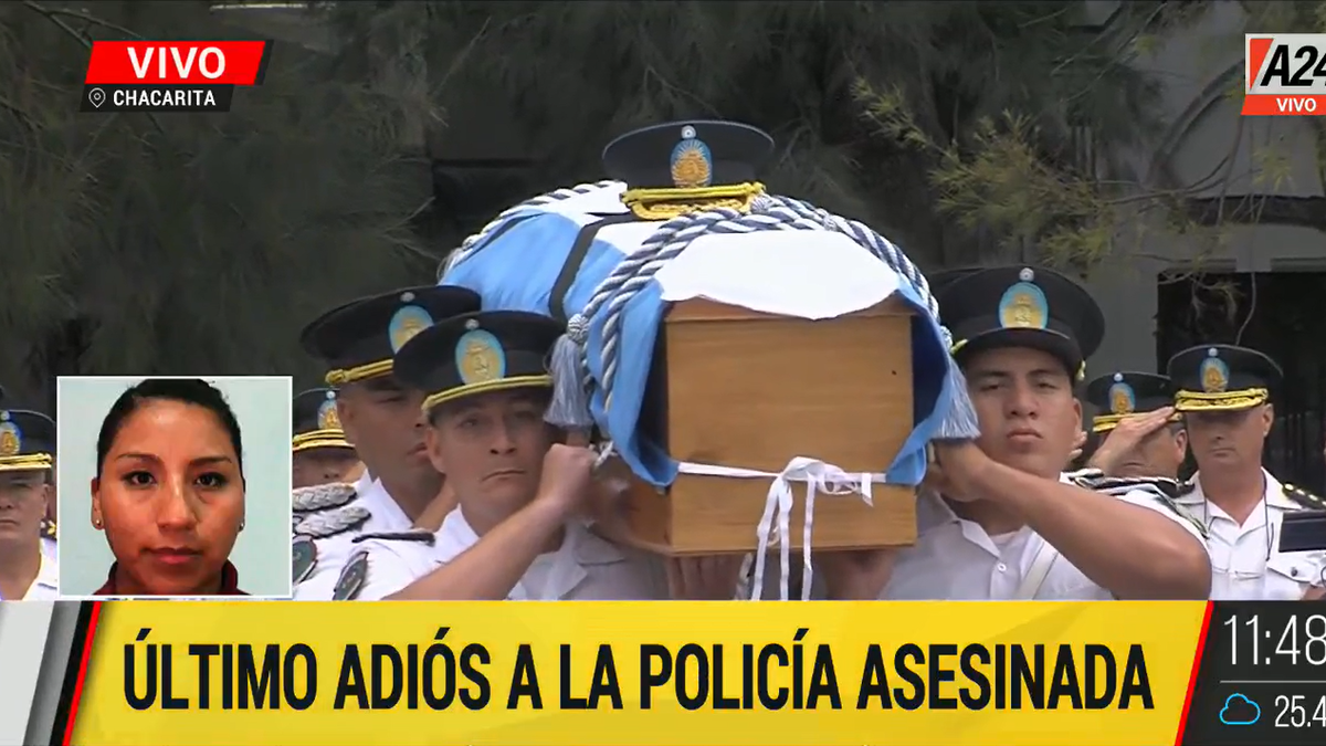 El último adiós a la policía asesinada en Retiro: el cortejo en su despedida hacia el panteón de la Chacarita&nbsp;