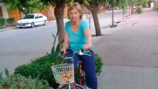 Una jubilada recibió una multa de 14 mil pesos por usar su bici sin casco, pero le devolverán el dinero