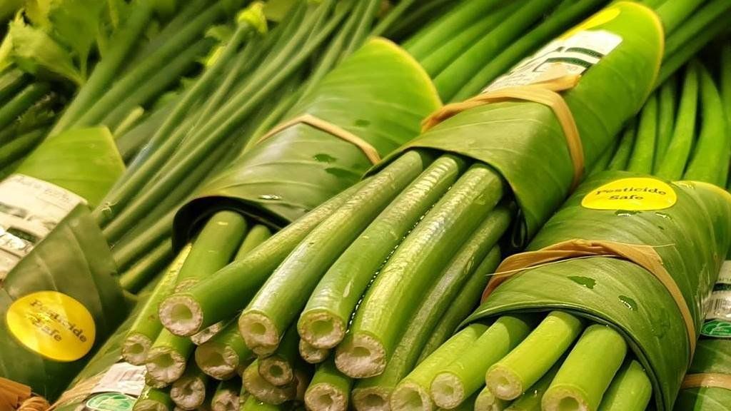 En Vietnam y Tailandia los supermercados están usando hojas de banano para reemplazar al plástico