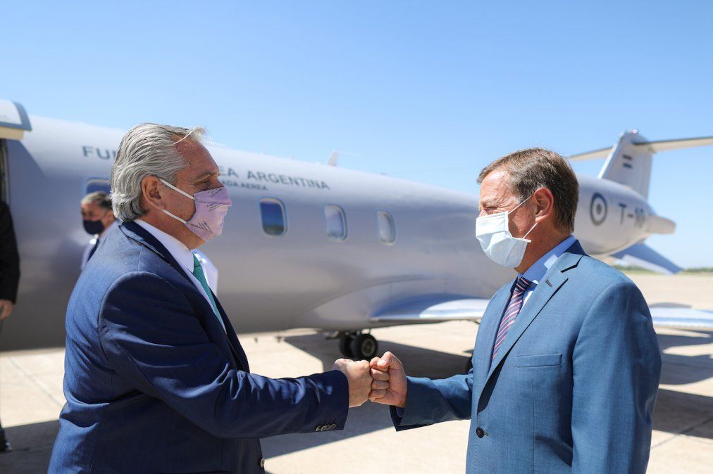 Alberto Fernández con el gobernador de Mendoza