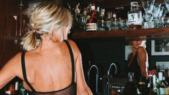 Mariana Fabbiani se animó a un body transparente: Acá, por hacerme un té