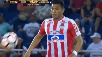 Video: la avivada de Teo Gutiérrez que terminó en gol de Junior y complicó a Boca en la Copa Libertadores