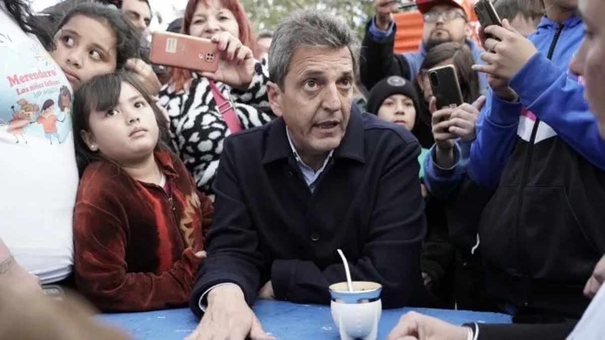 Sergio Massa en Berazategui planteando el cuidado infantil. (Foto: Télam)