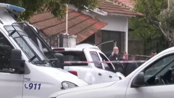 Un hombre asesinó a puñaladas a su madre y luego intentó suicidarse.