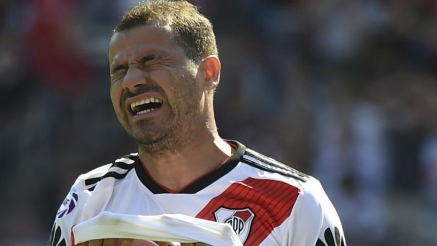Sorpresivamente, Rodrigo Mora anunció su retiro del fútbol